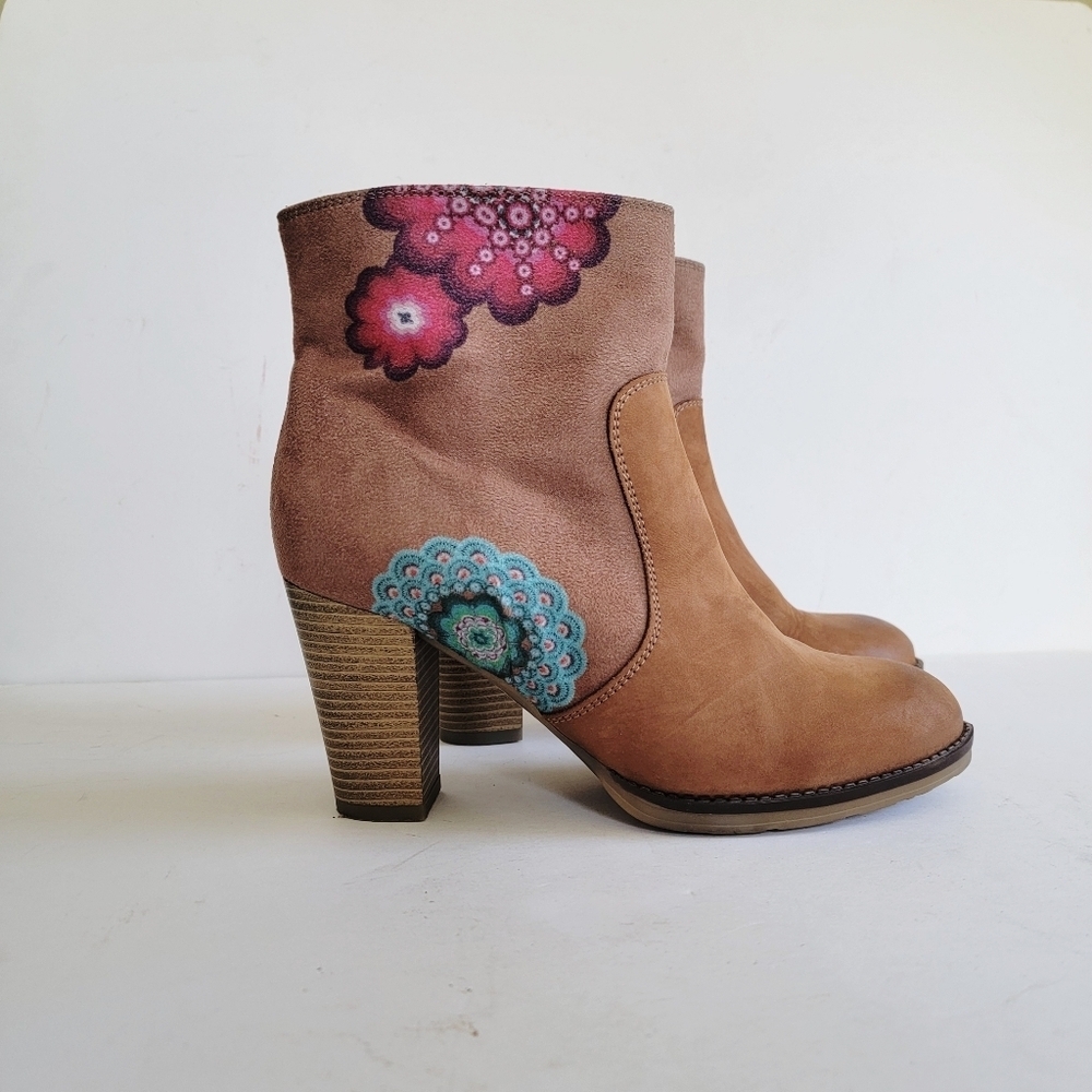 Desigual Tan Suede Ankle Boots Size 41 US 10 Boho Pink Turquoise Floral Eclectic - Picture 16 of 16
